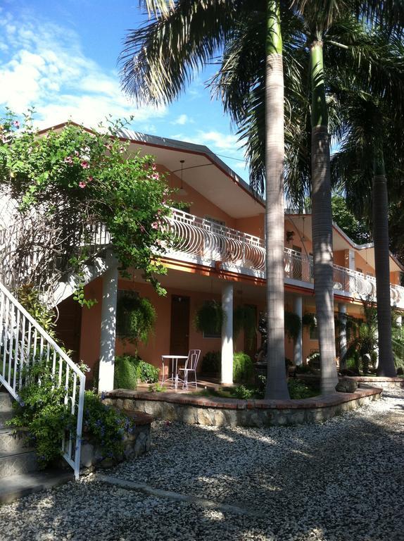 Palm Inn Hotel Port-au-Prince Exteriör bild